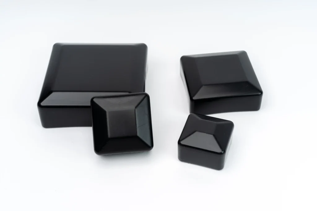 Kapturki kwadratowe na słupek - KOW MET